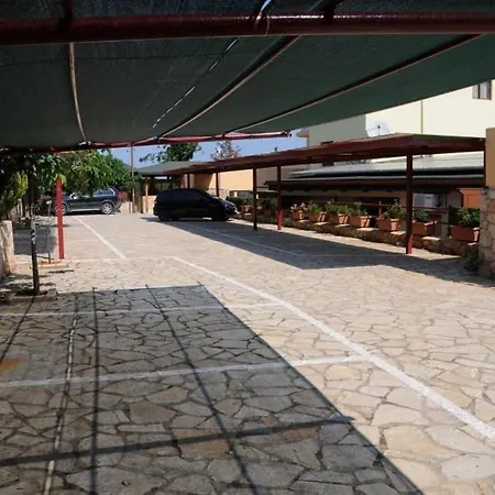 Ξενοδοχείο με διαμερίσματα Eugenia 4*