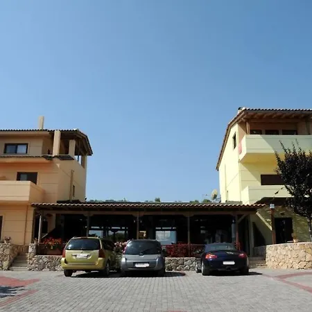 Eugenia Aparthotel 3*