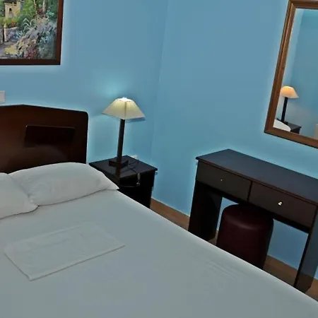 Eugenia Aparthotel 3*